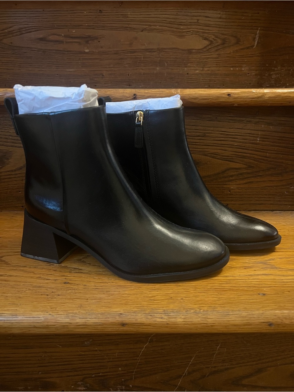 Tory Burch Classic Black Leather Ankle Boots - Women's Size: 8 (MSG FOR MORE)